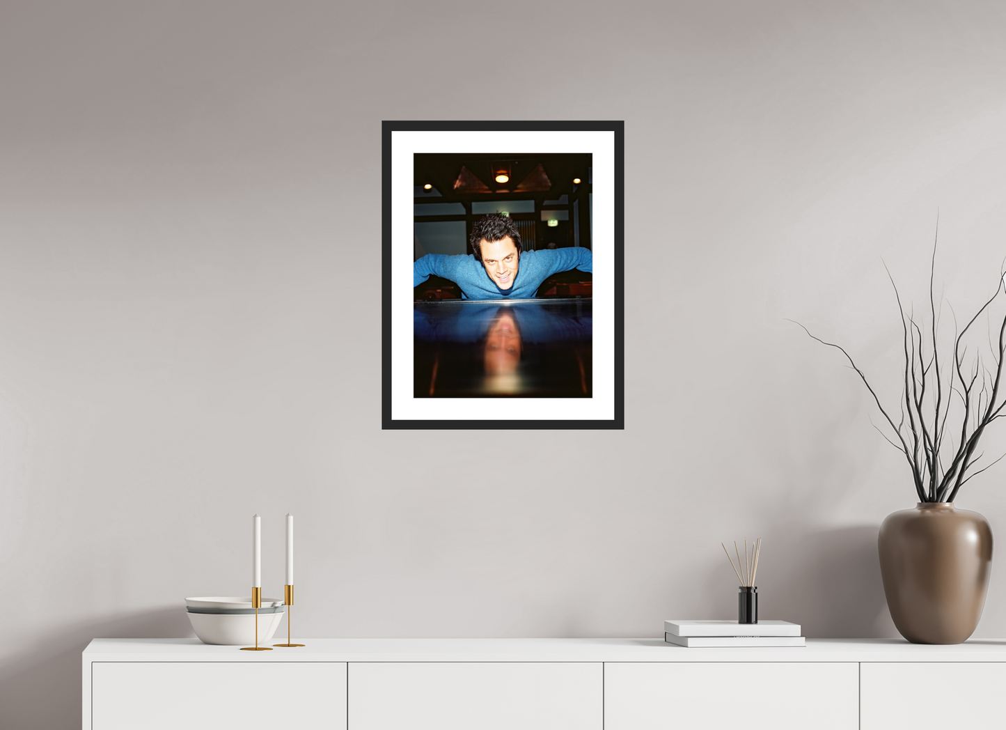 40 x 54,4 cm, Wood Frame with Passe-Partout | Black Matte Johnny Knoxville - Jackass 04