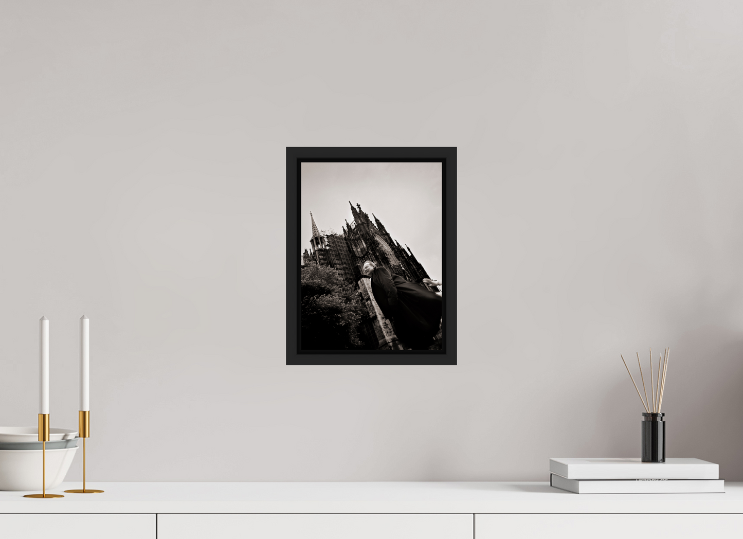 21 x 28 cm, Floater Frame | Black Matte Klaus Maria Brandauer 01