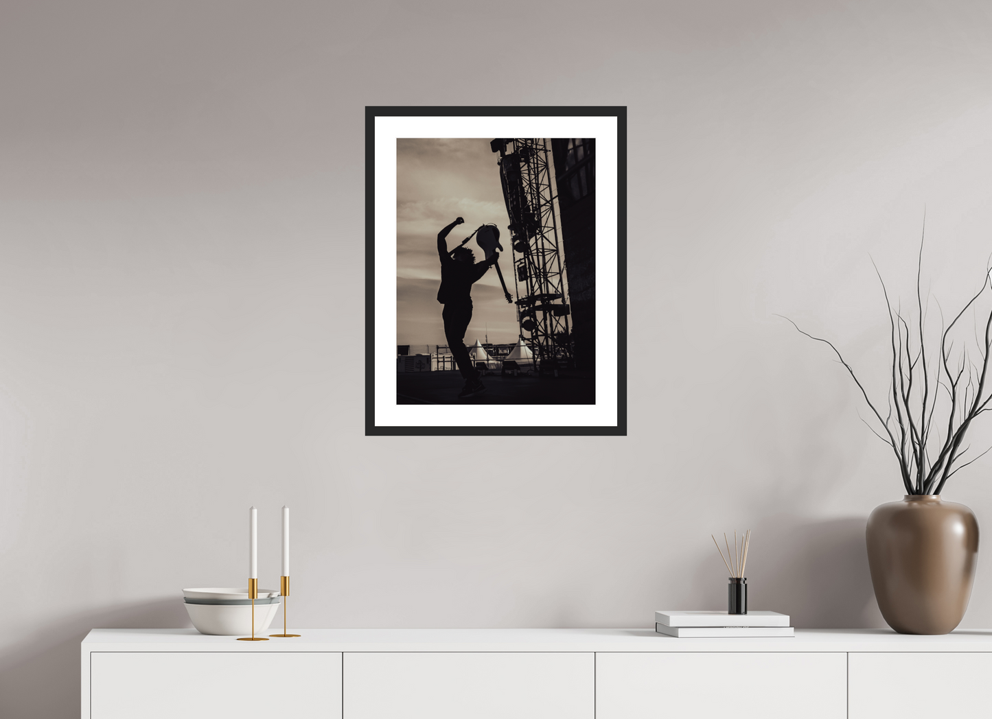 45 x 60 cm, Wood Frame with Passe-Partout | Black Matte Fever 333 Live 01