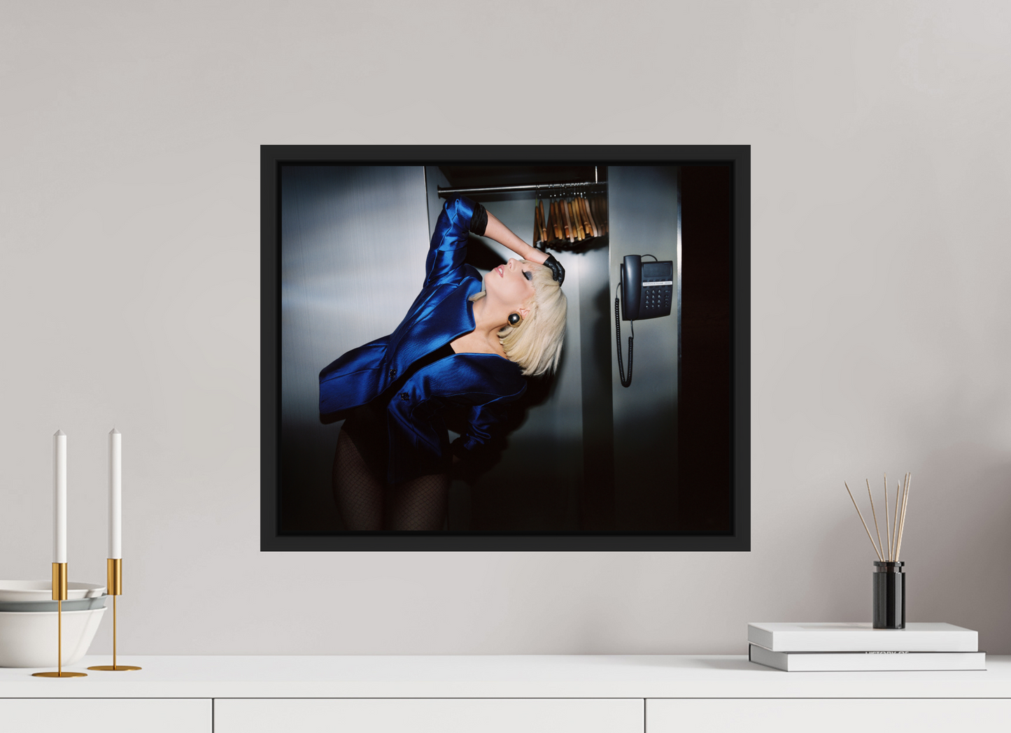 49,1 x 40 cm, Floater Frame | Black Matte Lady Gaga 02