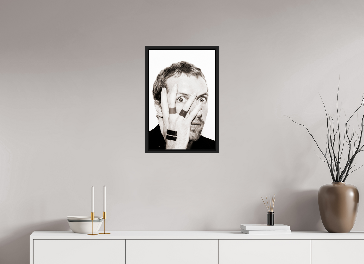 40 x 60 cm, Floater Frame | Black Matte Chris Martin - Coldplay 02