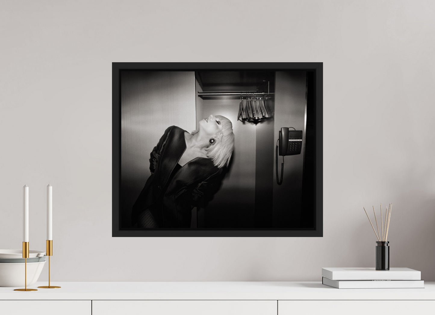 49,1 x 40 cm, Floater Frame | Black Matte Lady Gaga 04