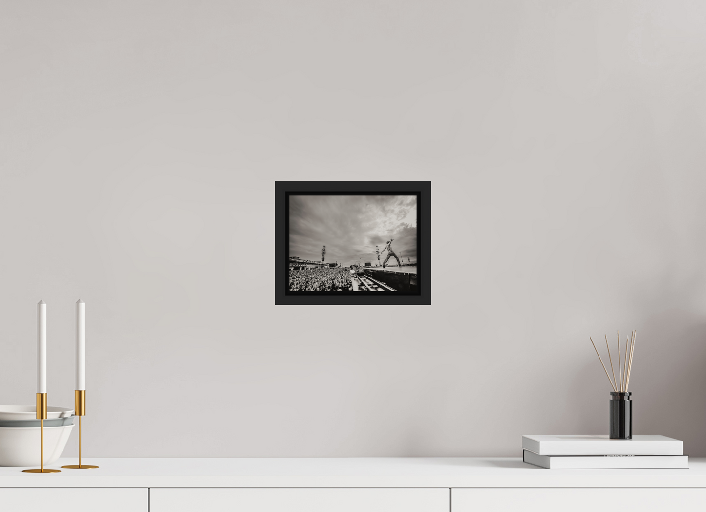 20 x 15 cm, Floater Frame | Black Matte Måneskin Live 02