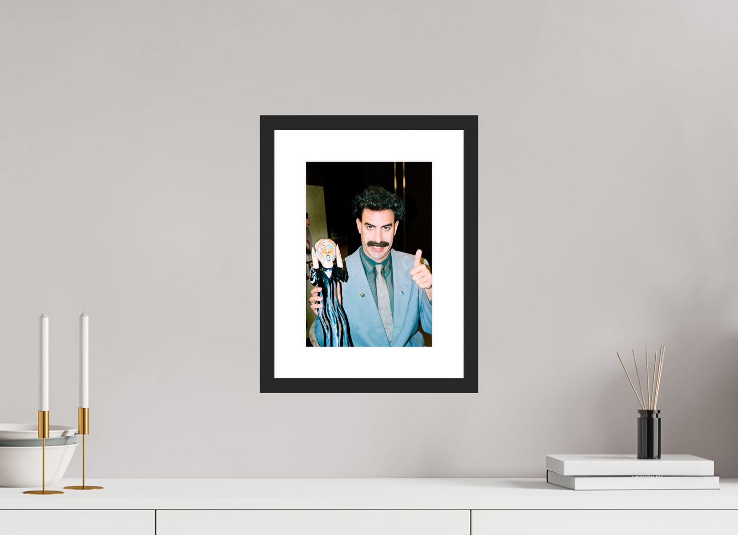 20 x 28,9 cm, Wood Frame with Passe-Partout | Black Matte Sacha Baron Cohen 01