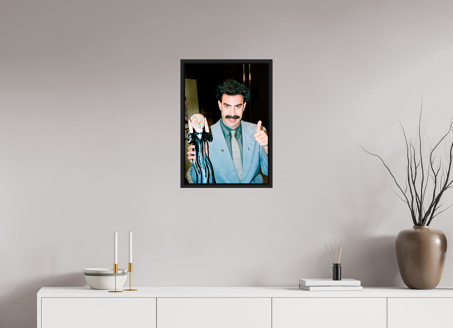 40 x 57,7 cm, Floater Frame | Black Matte Sacha Baron Cohen 01