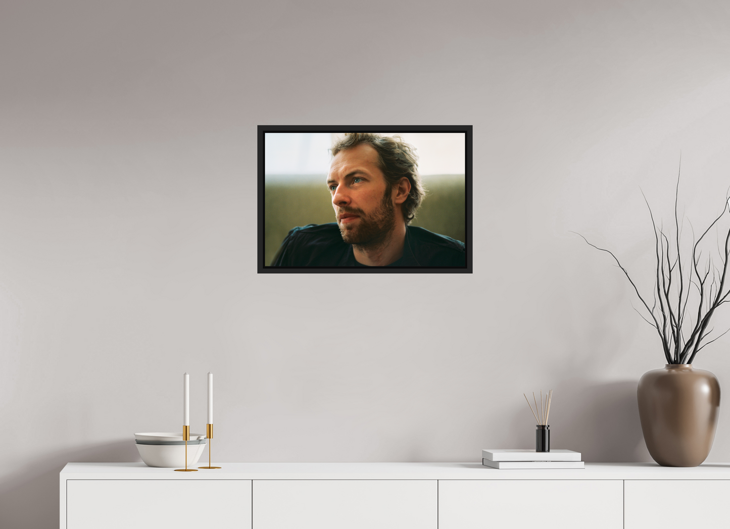 60 x 40 cm, Floater Frame | Black Matte Chris Martin - Coldplay 01