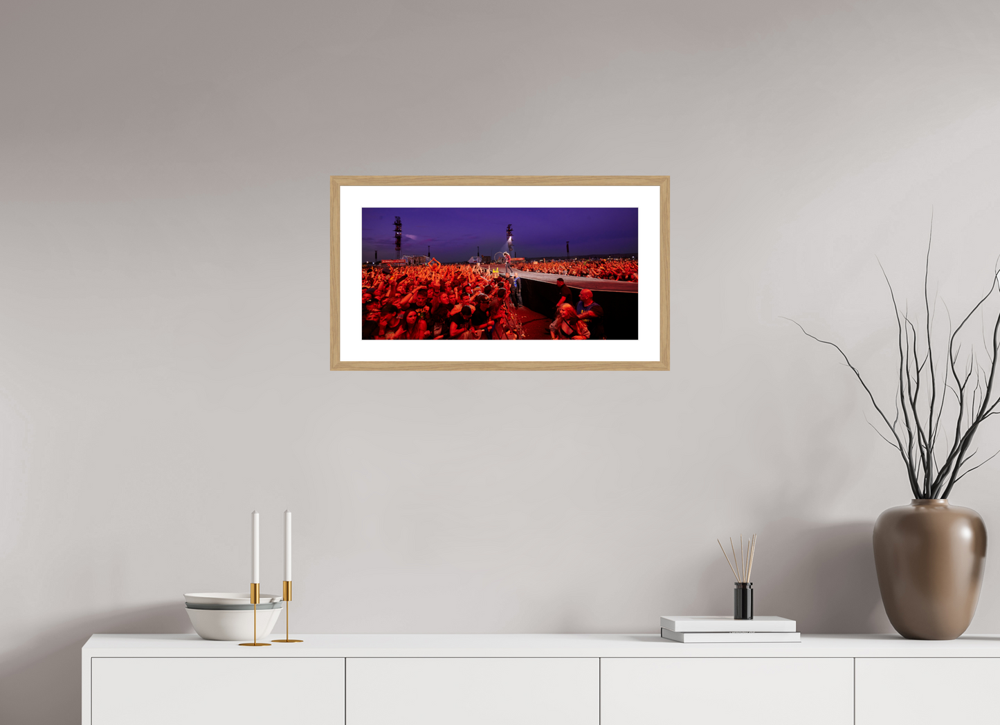 61,6 x 30 cm, Wood Frame with Passe-Partout | Oak Dave Grohl - Foo Fighters Live 05