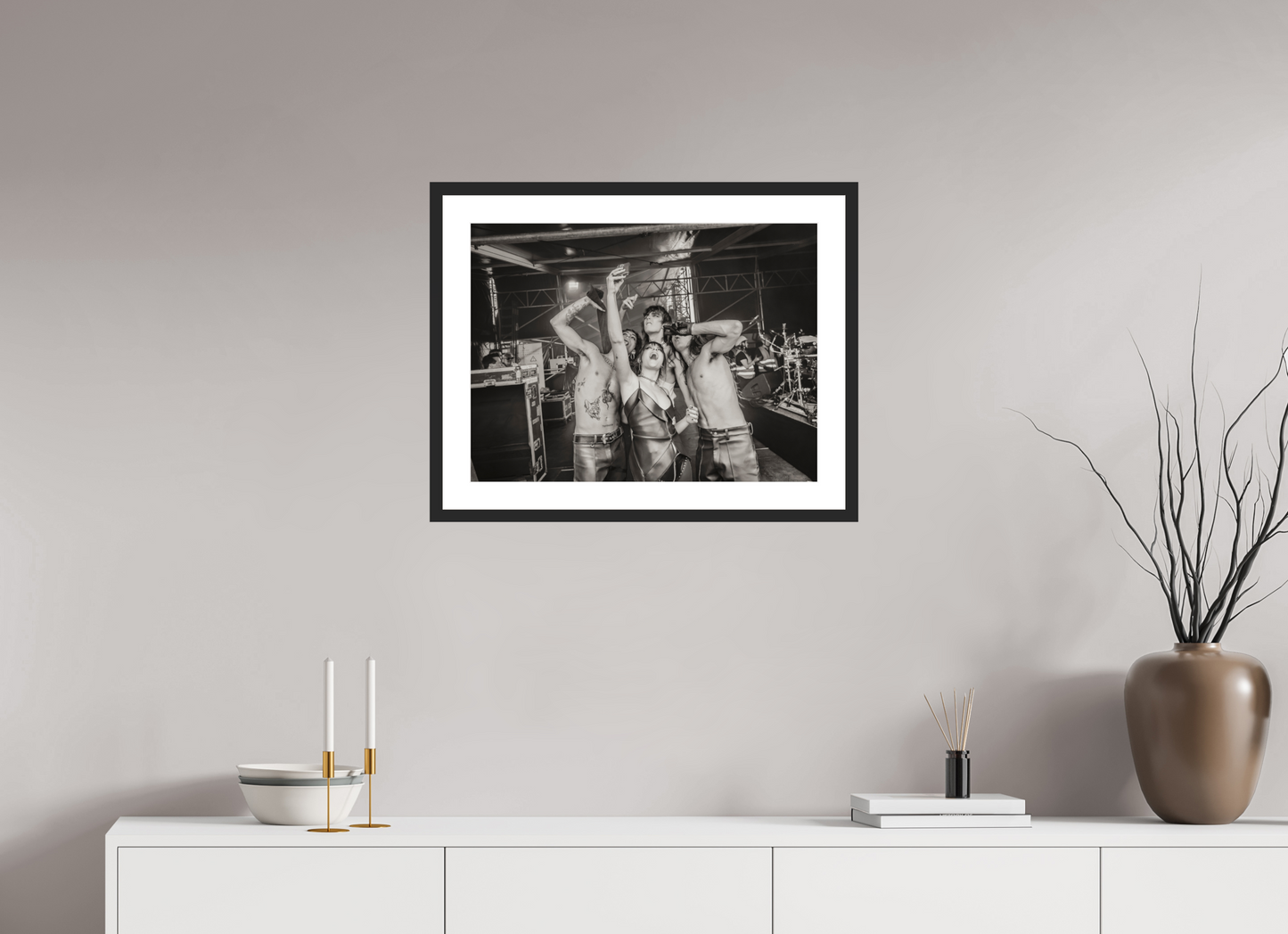 60 x 45 cm, Wood Frame with Passe-Partout | Black Matte Måneskin 02