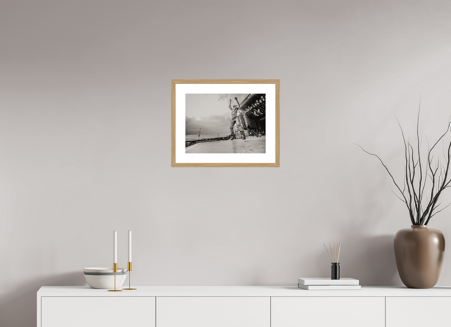40 x 30 cm, Wood Frame with Passe-Partout | Oak Måneskin Live 03