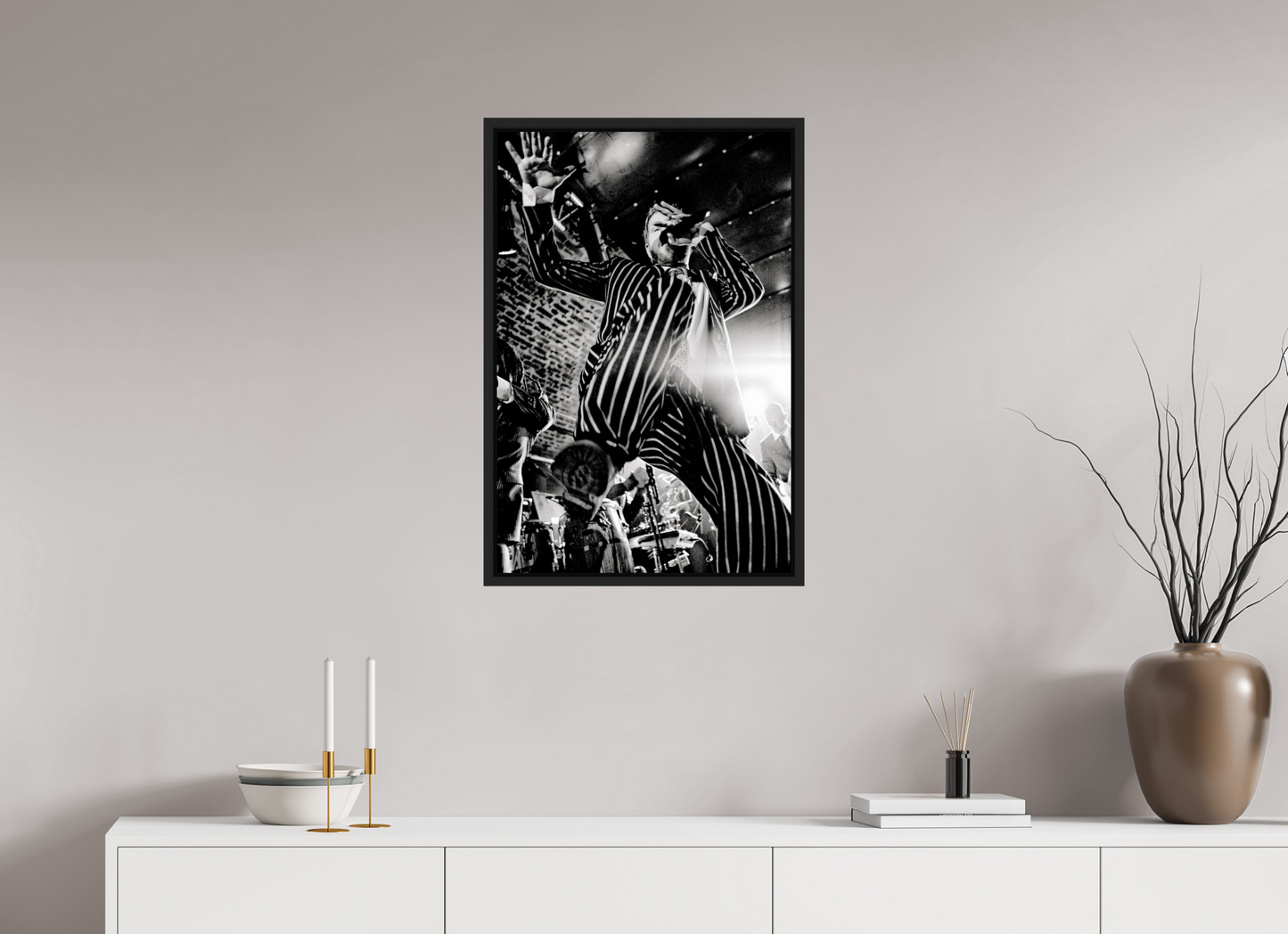 50 x 75 cm, Floater Frame | Black Matte Peter Fox - Seeed Live 01