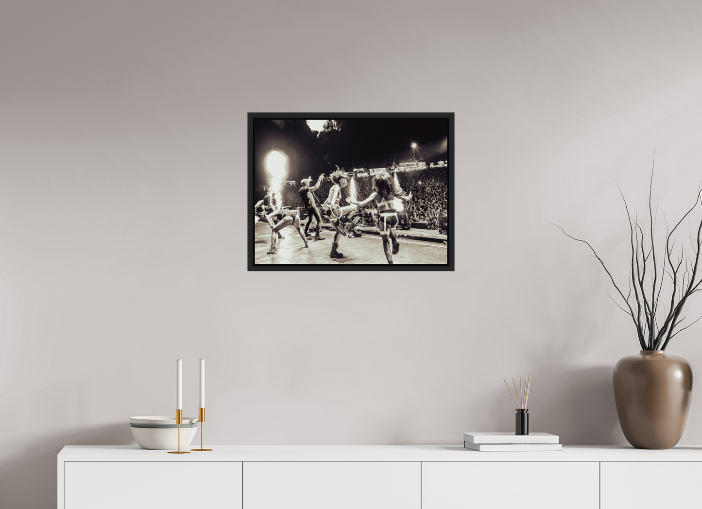 60 x 45 cm, Floater Frame | Black Matte Scooter Live 03