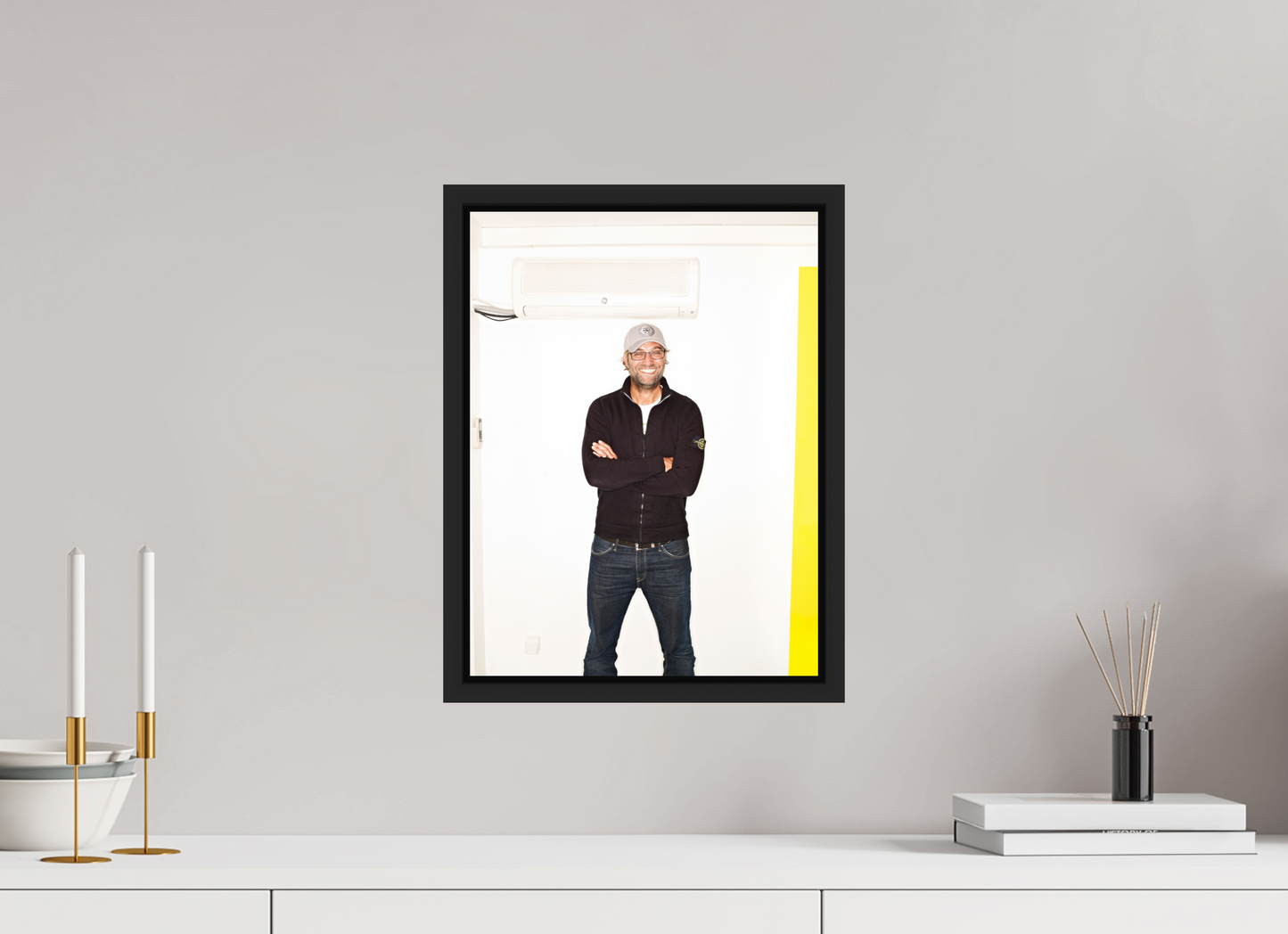 30 x 40 cm, Floater Frame | Black Matte Jürgen Klopp 02