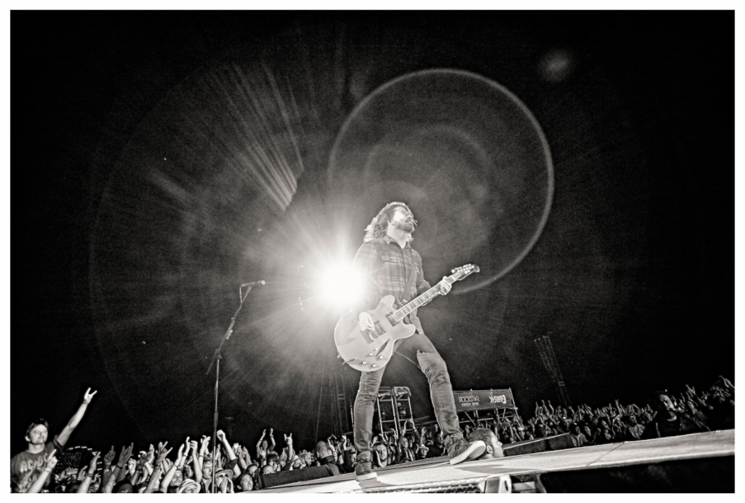 Main image Dave Grohl - Foo Fighters Live 08