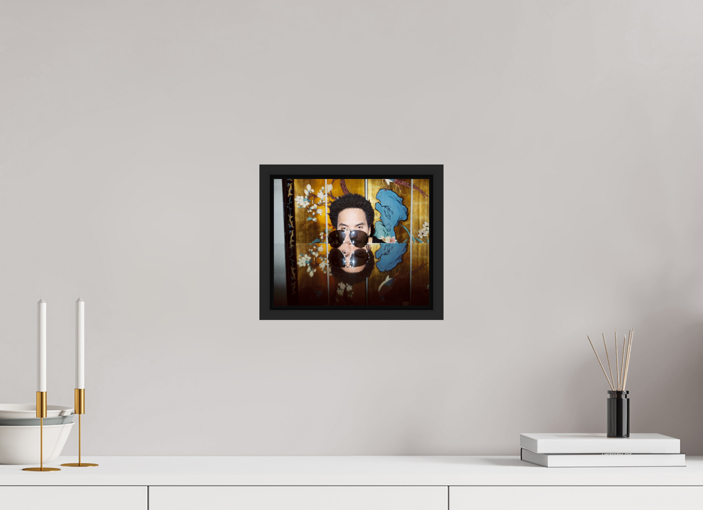 24,5 x 20 cm, Floater Frame | Black Matte Lenny Kravitz 02
