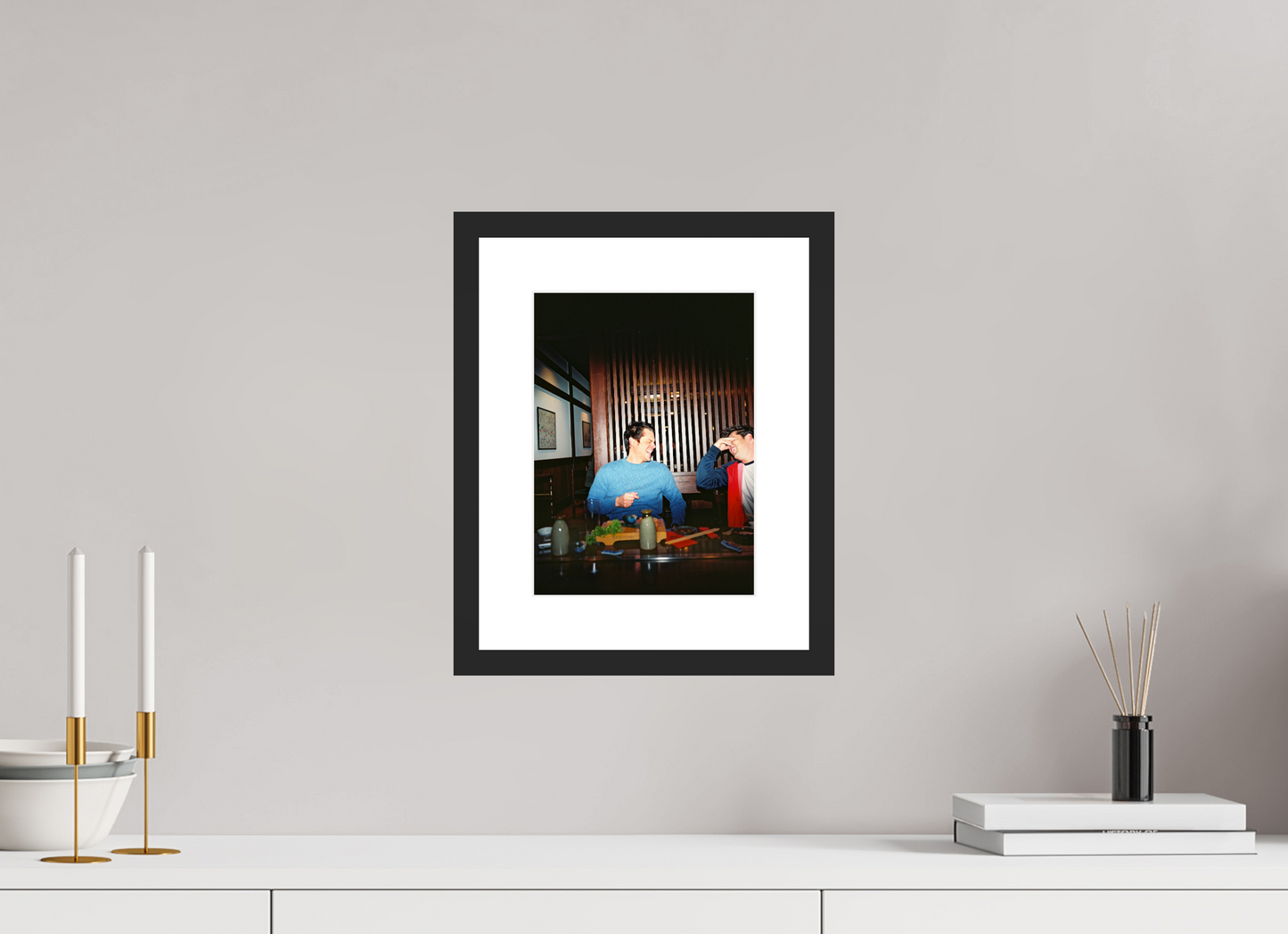 20 x 27,1 cm, Wood Frame with Passe-Partout | Black Matte Johnny Knoxville - Jackass 05