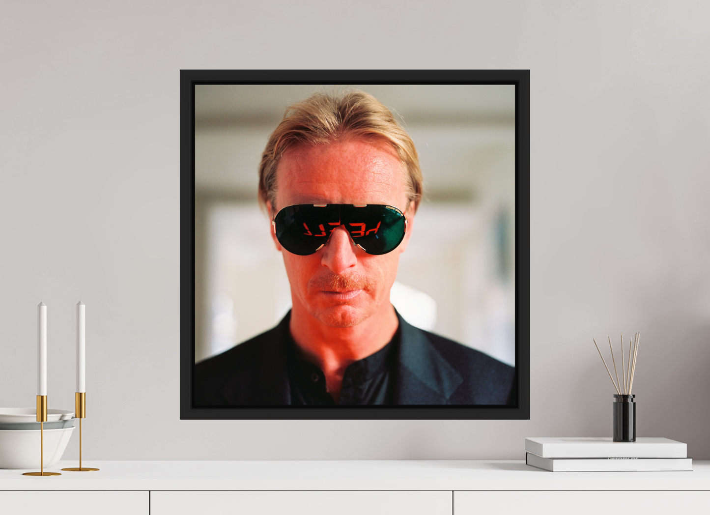 50 x 50 cm, Floater Frame | Black Matte DJ Hell 01