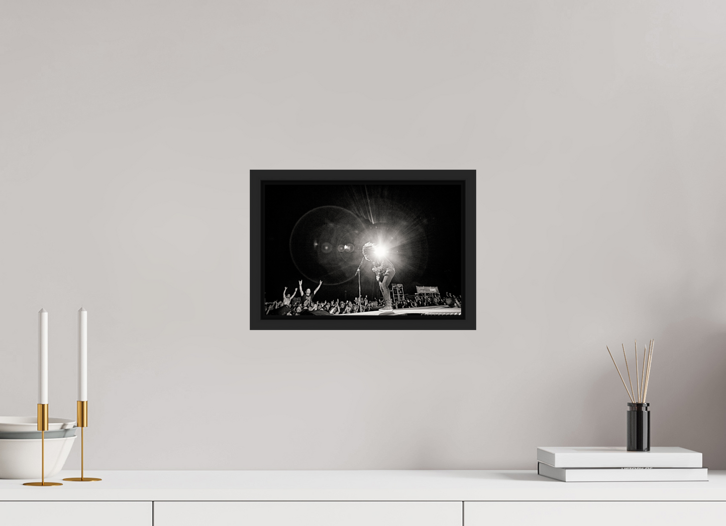 30 x 20 cm, Floater Frame | Black Matte Dave Grohl - Foo Fighters Live 02