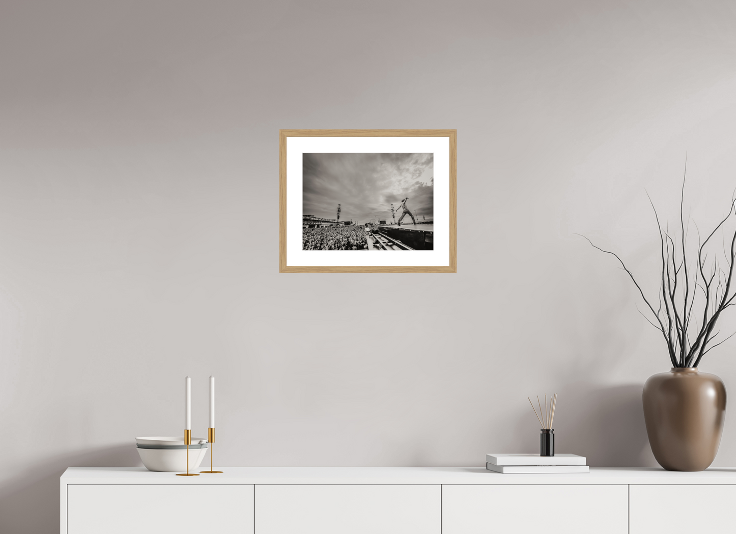 40 x 30 cm, Wood Frame with Passe-Partout | Oak Måneskin Live 02