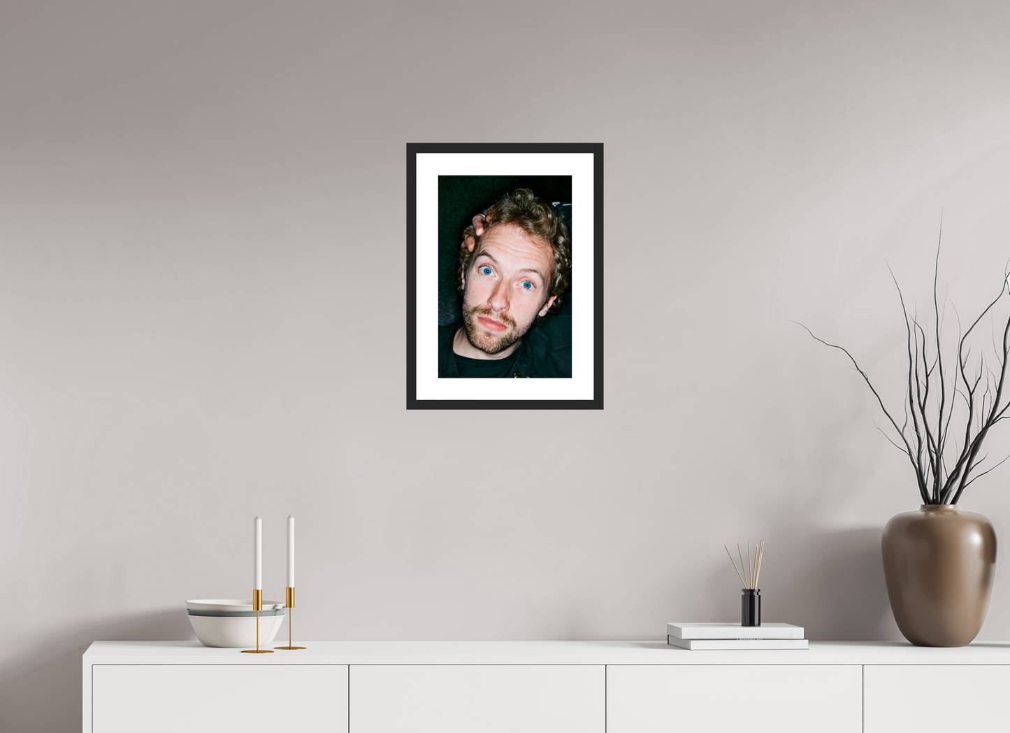 30 x 45 cm, Wood Frame with Passe-Partout | Black Matte Chris Martin - Coldplay 08