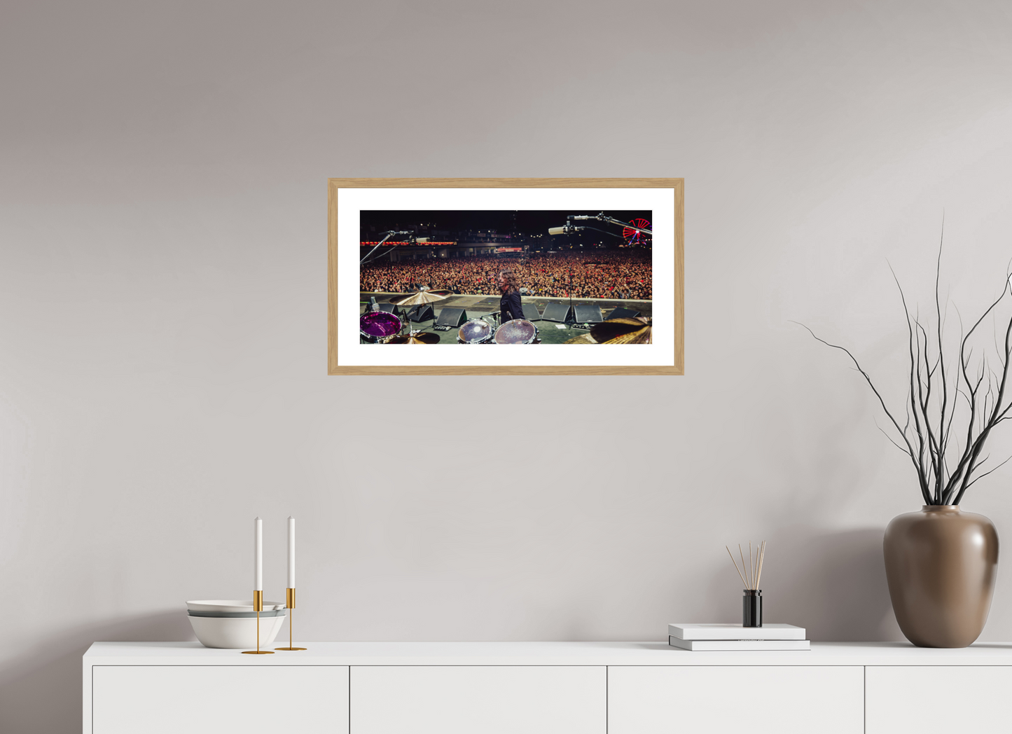 64,3 x 30 cm, Wood Frame with Passe-Partout | Oak Dave Grohl - Foo Fighters Live 13
