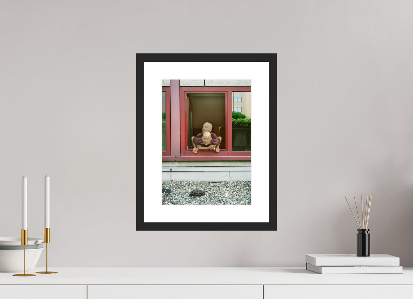 25 x 34,8 cm, Wood Frame with Passe-Partout | Black Matte Moby 01