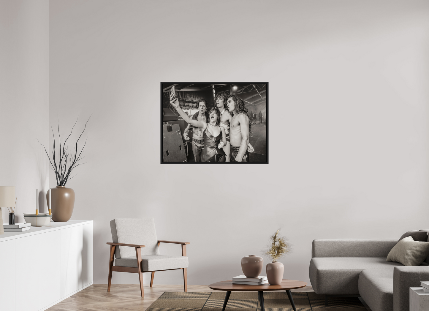 100 x 75 cm, Floater Frame | Black Matte Måneskin 01