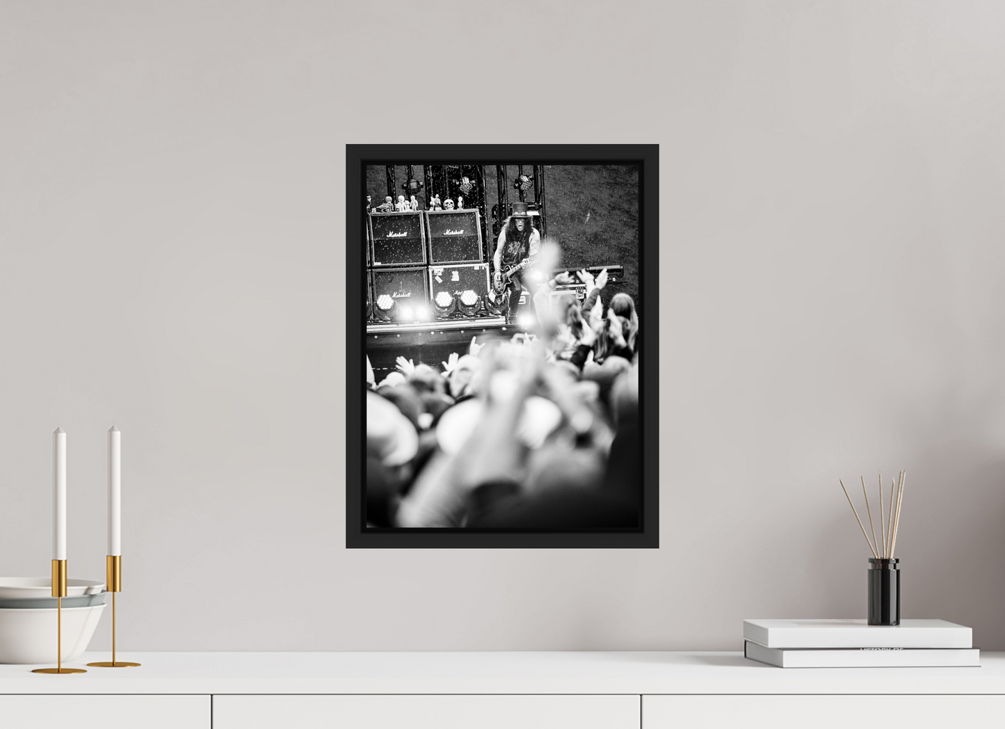 30 x 40 cm, Floater Frame | Black Matte Slash Live 01