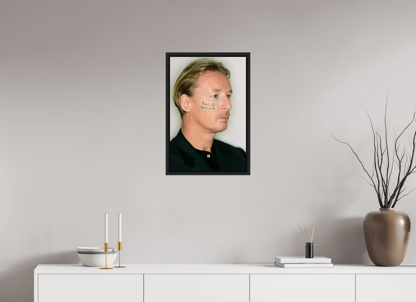 40 x 60 cm, Floater Frame | Black Matte DJ Hell 03