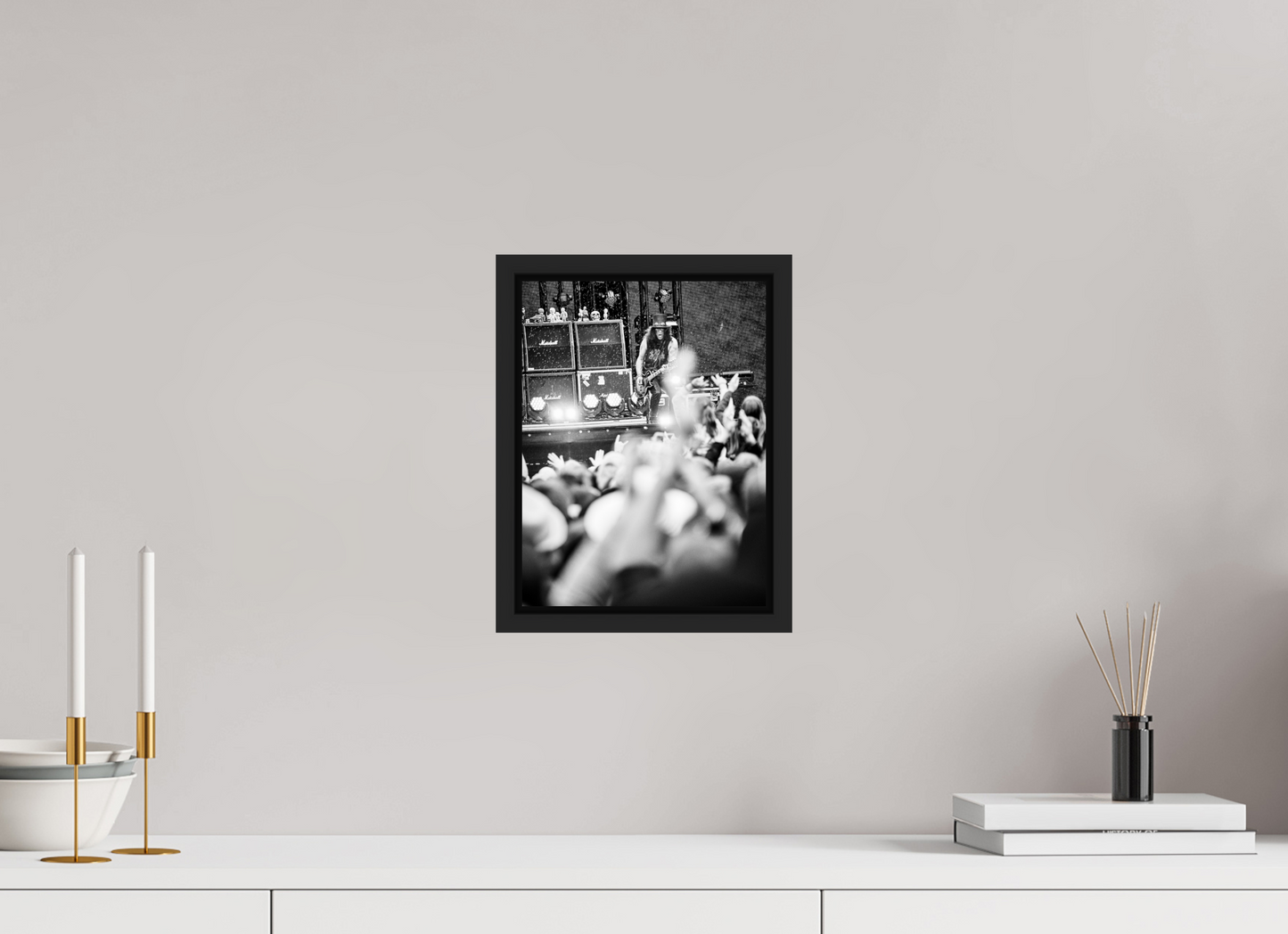 21 x 28 cm, Floater Frame | Black Matte Slash Live 01