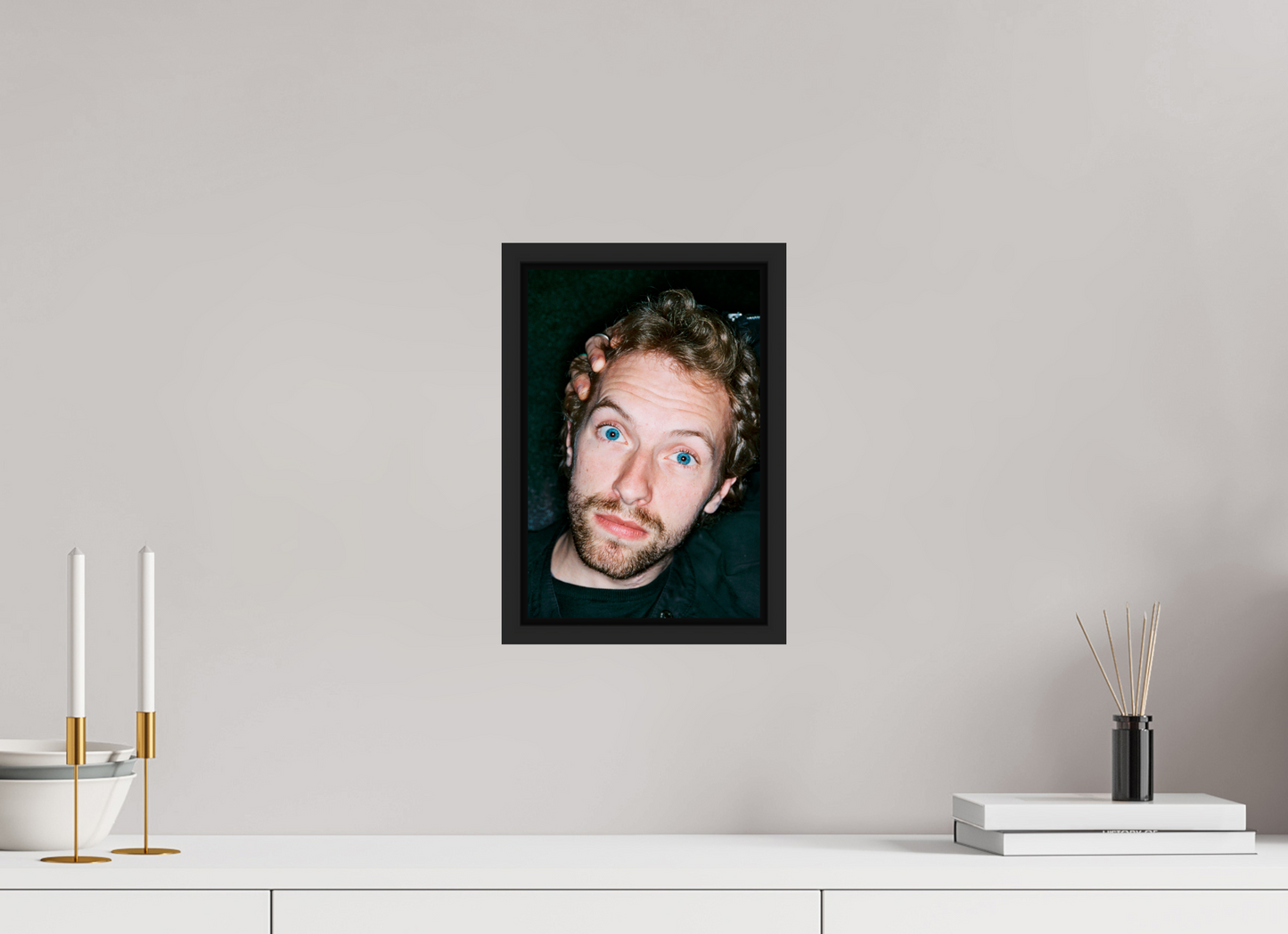 20 x 30 cm, Floater Frame | Black Matte Chris Martin - Coldplay 08