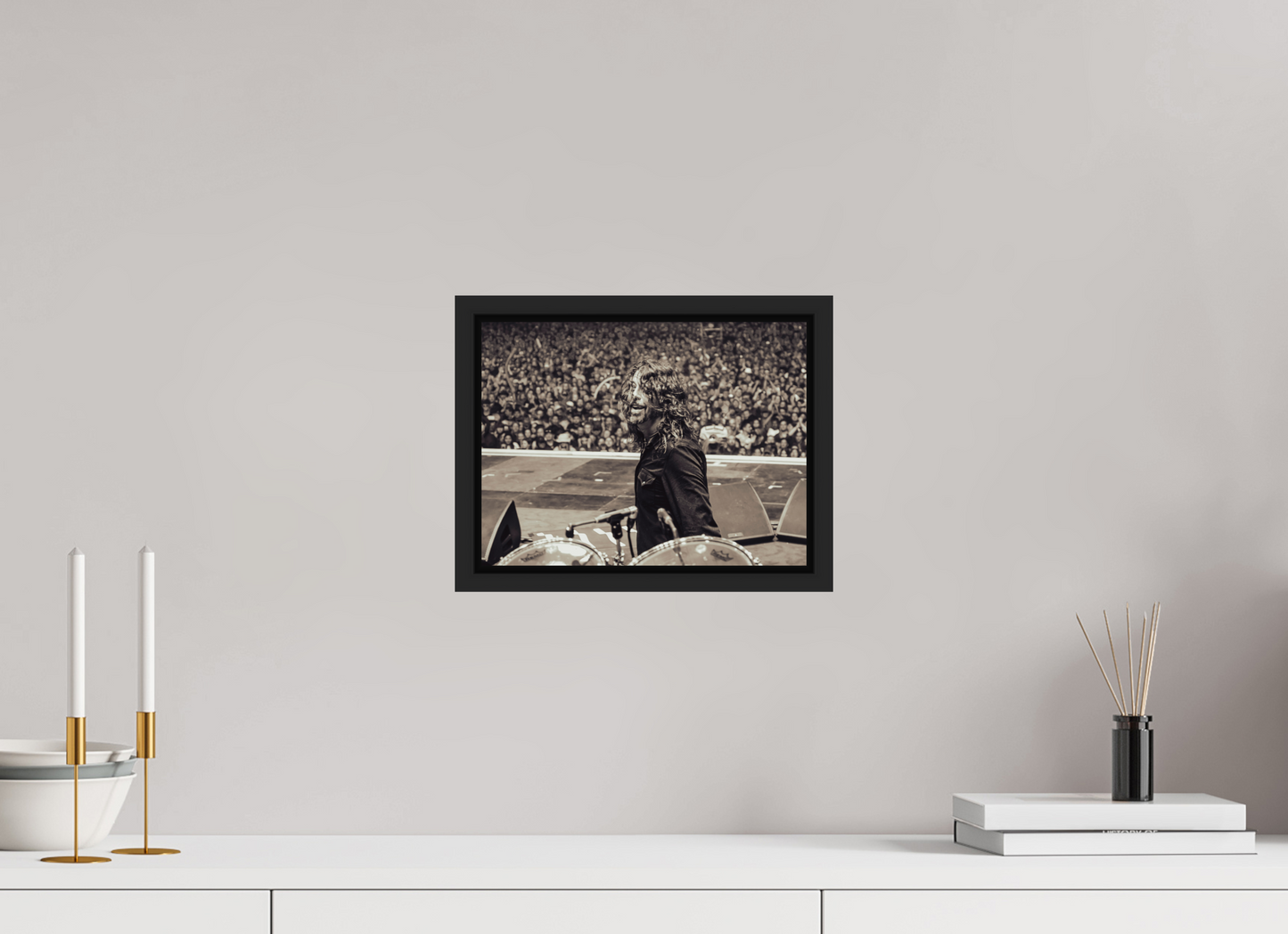 28 x 21 cm, Floater Frame | Black Matte Dave Grohl - Foo Fighters Live 12
