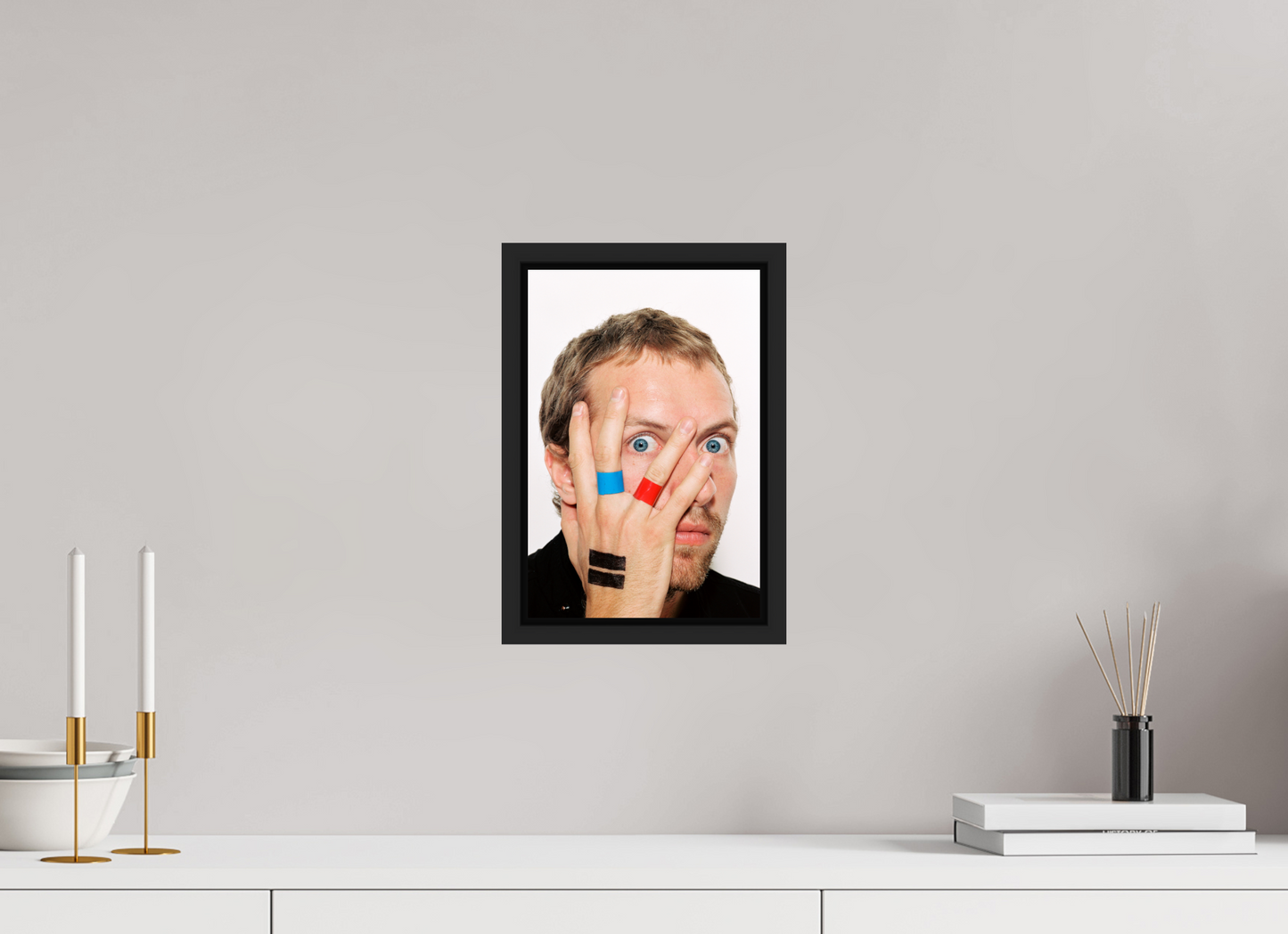 20 x 30 cm, Floater Frame | Black Matte Chris Martin - Coldplay 06