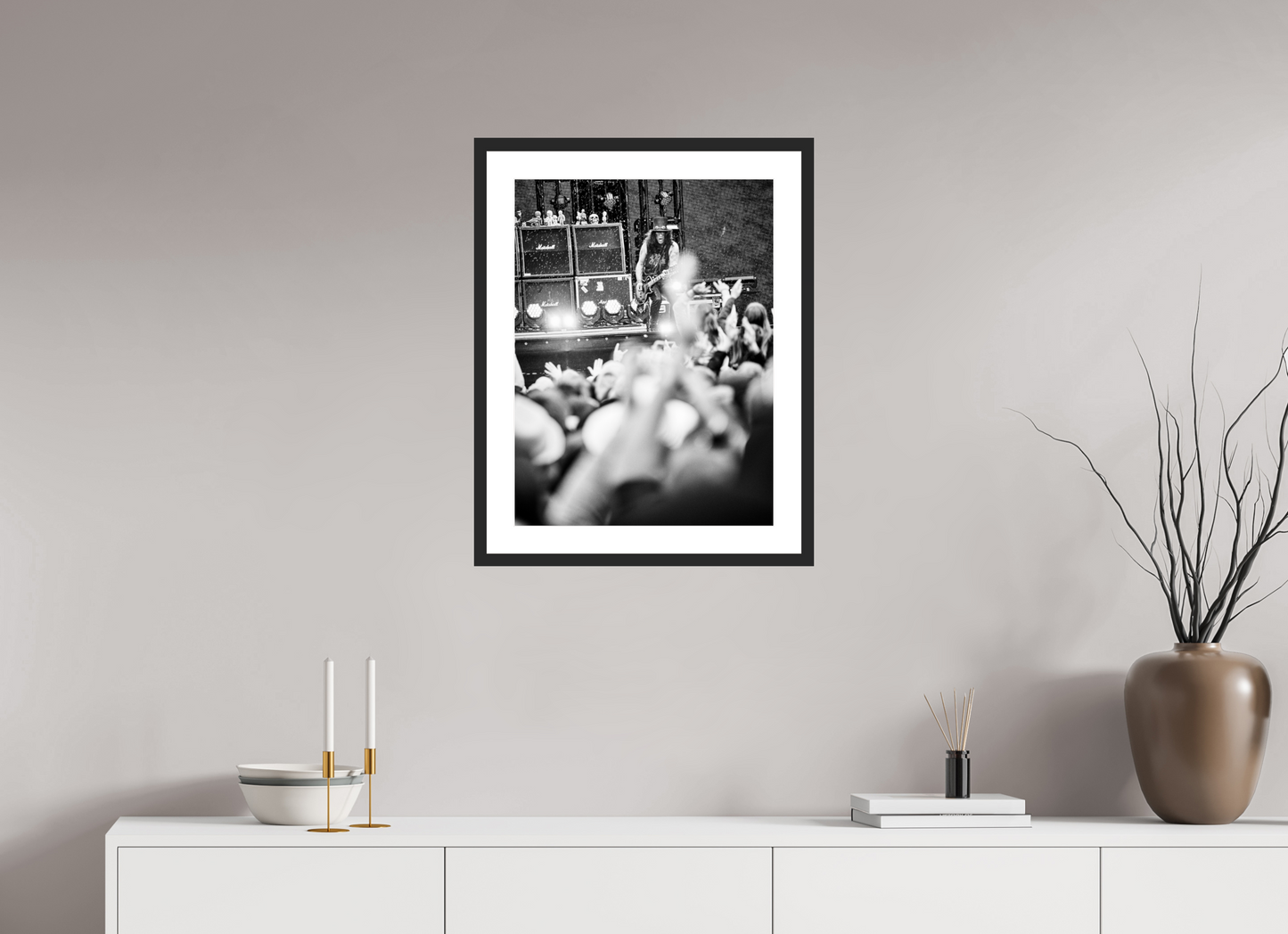 45 x 60 cm, Wood Frame with Passe-Partout | Black Matte Slash Live 01