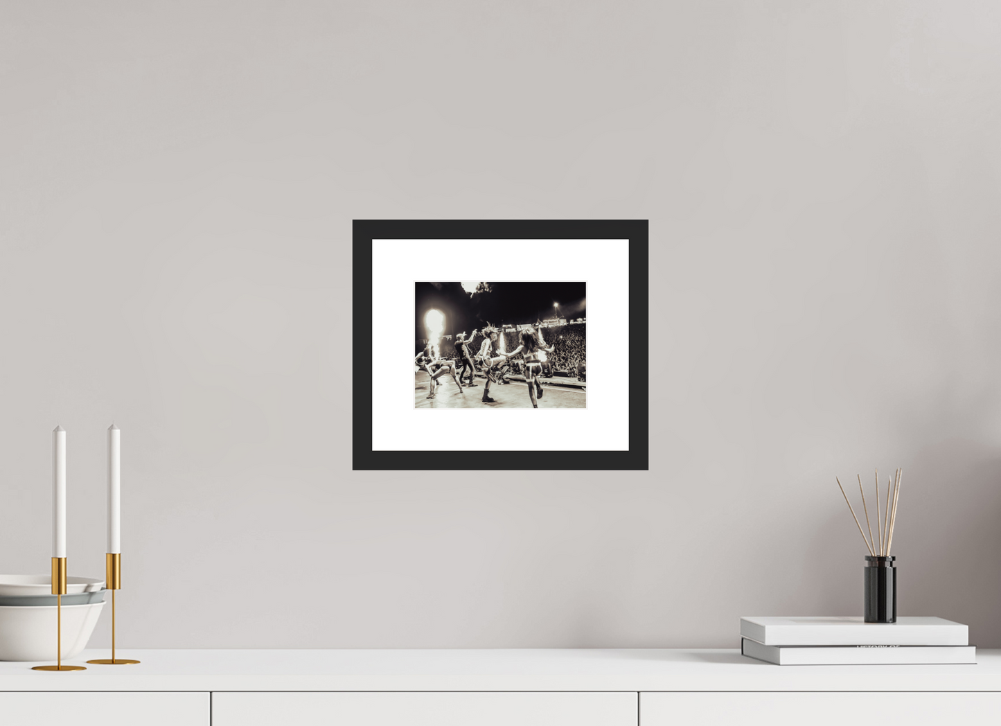 20 x 15 cm, Wood Frame with Passe-Partout | Black Matte Scooter Live 03