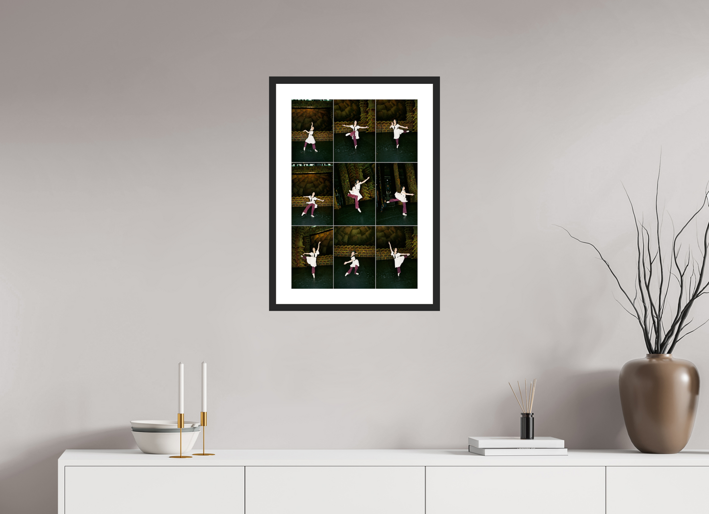 40 x 59,6 cm, Wood Frame with Passe-Partout | Black Matte Bolshoi Theatre - Prima Ballerina 02