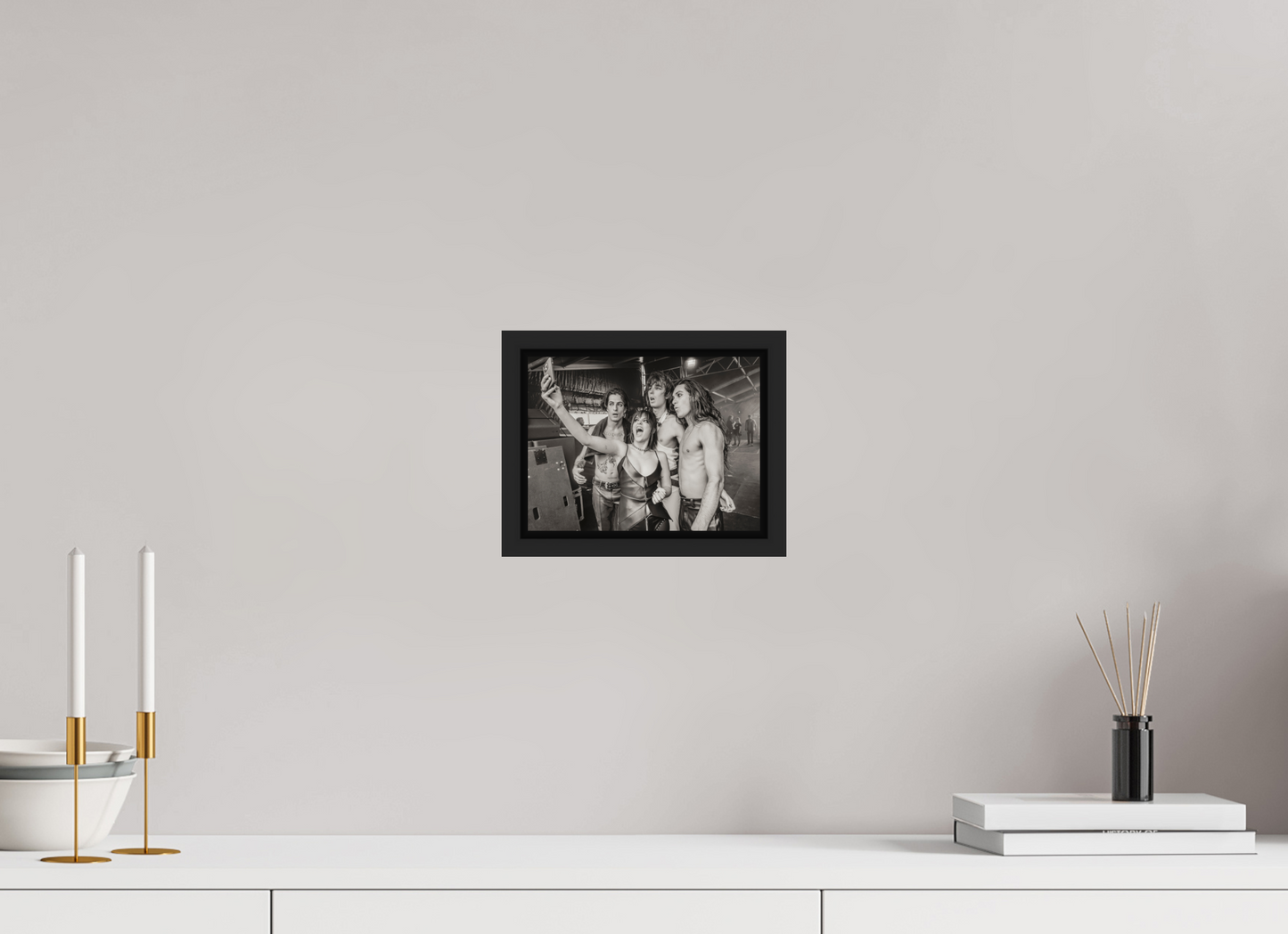 20 x 15 cm, Floater Frame | Black Matte Måneskin 01