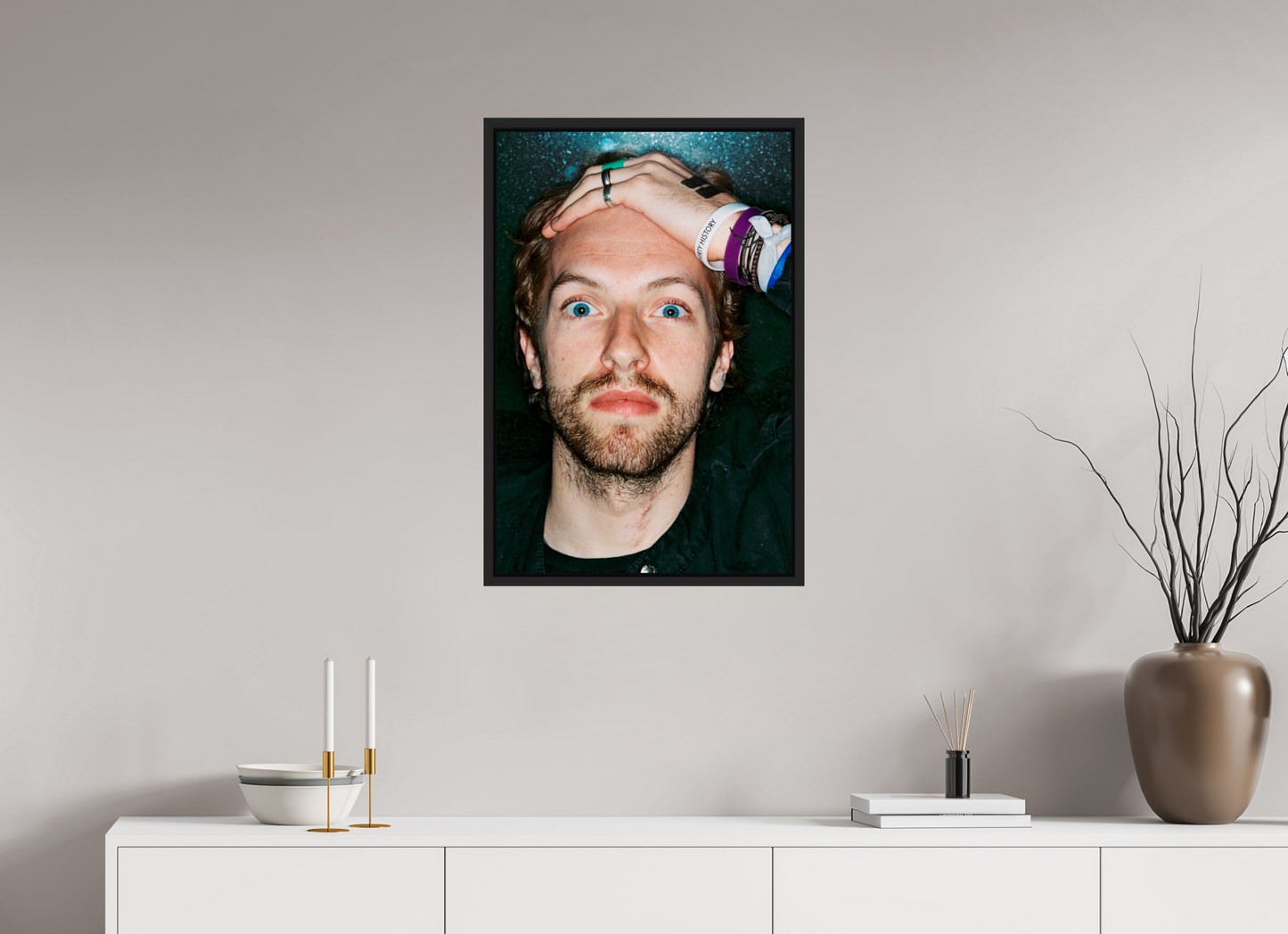 50 x 75 cm, Floater Frame | Black Matte Chris Martin - Coldplay 07