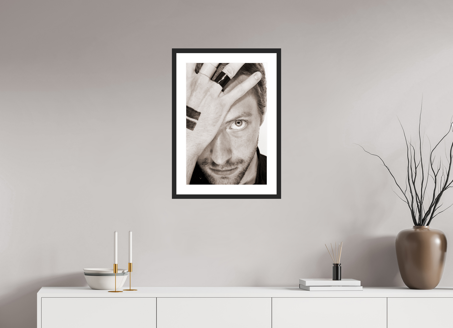 40 x 60 cm, Wood Frame with Passe-Partout | Black Matte Chris Martin - Coldplay 05