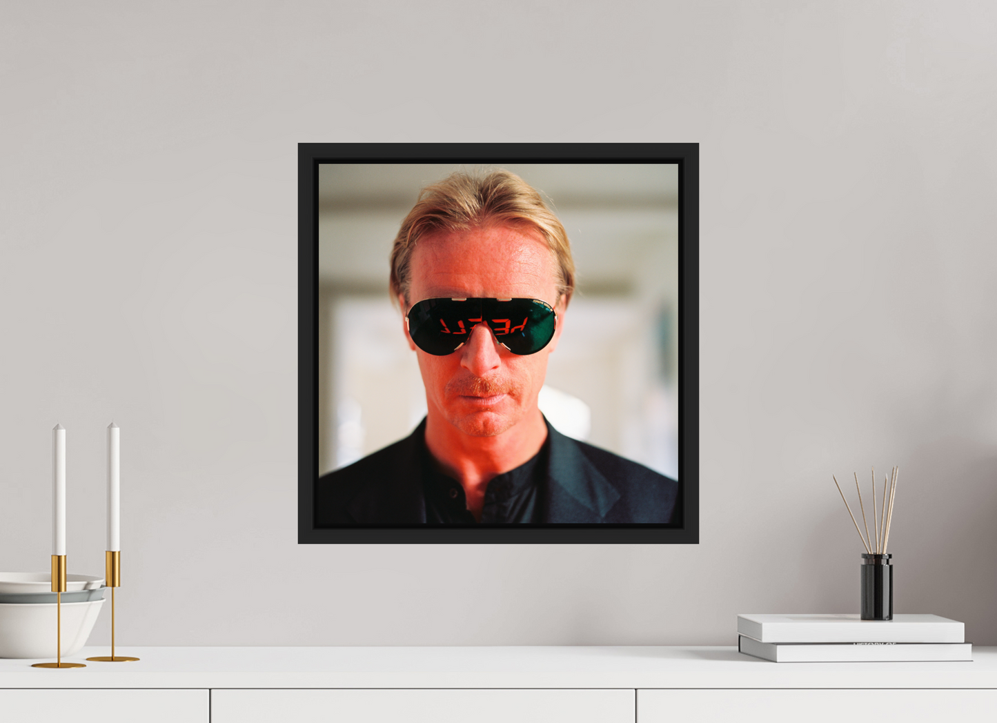 40 x 40 cm, Floater Frame | Black Matte DJ Hell 01