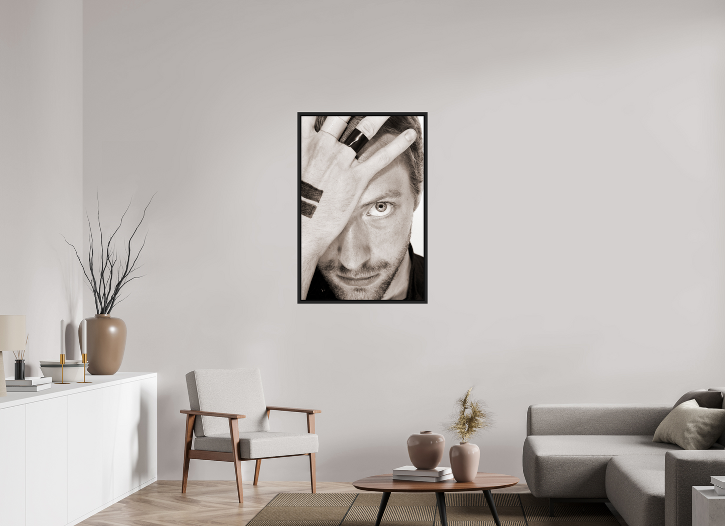 70 x 105 cm, Floater Frame | Black Matte Chris Martin - Coldplay 05
