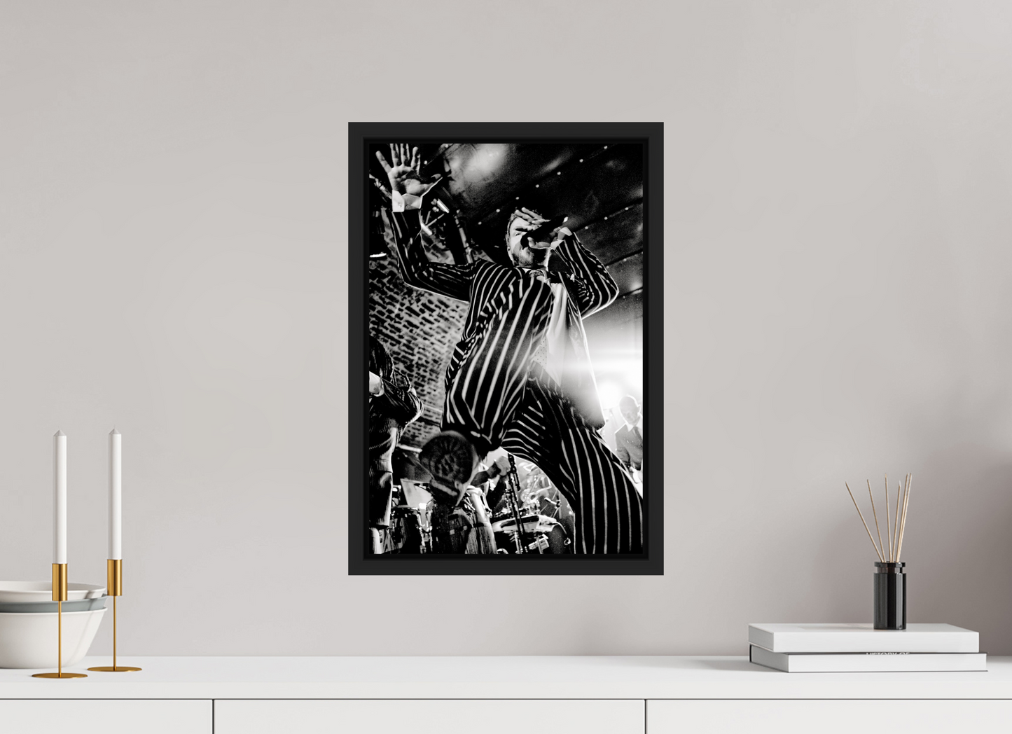 30 x 45 cm, Floater Frame | Black Matte Peter Fox - Seeed Live 01
