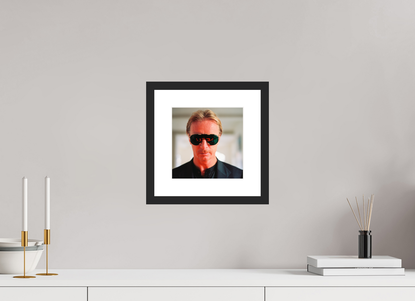 20 x 20 cm, Wood Frame with Passe-Partout | Black Matte DJ Hell 01