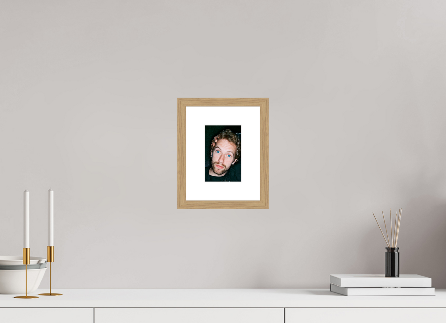 10 x 15 cm, Wood Frame with Passe-Partout | Oak Chris Martin - Coldplay 08
