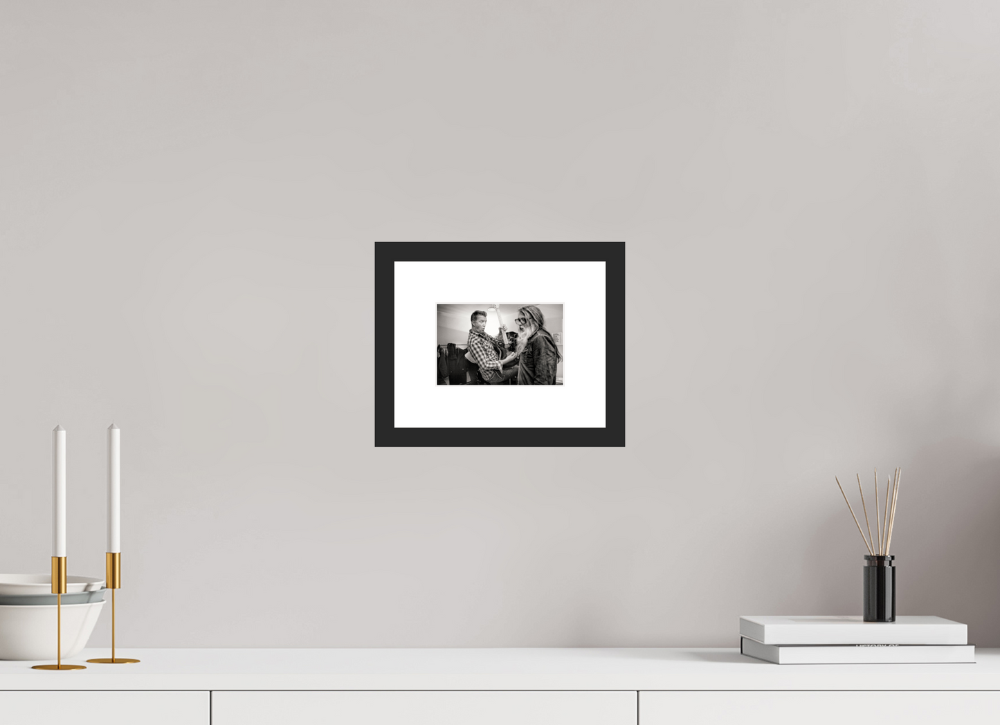 15 x 10 cm, Wood Frame with Passe-Partout | Black Matte Josh Homme - Queens of the Stone Age Live 01