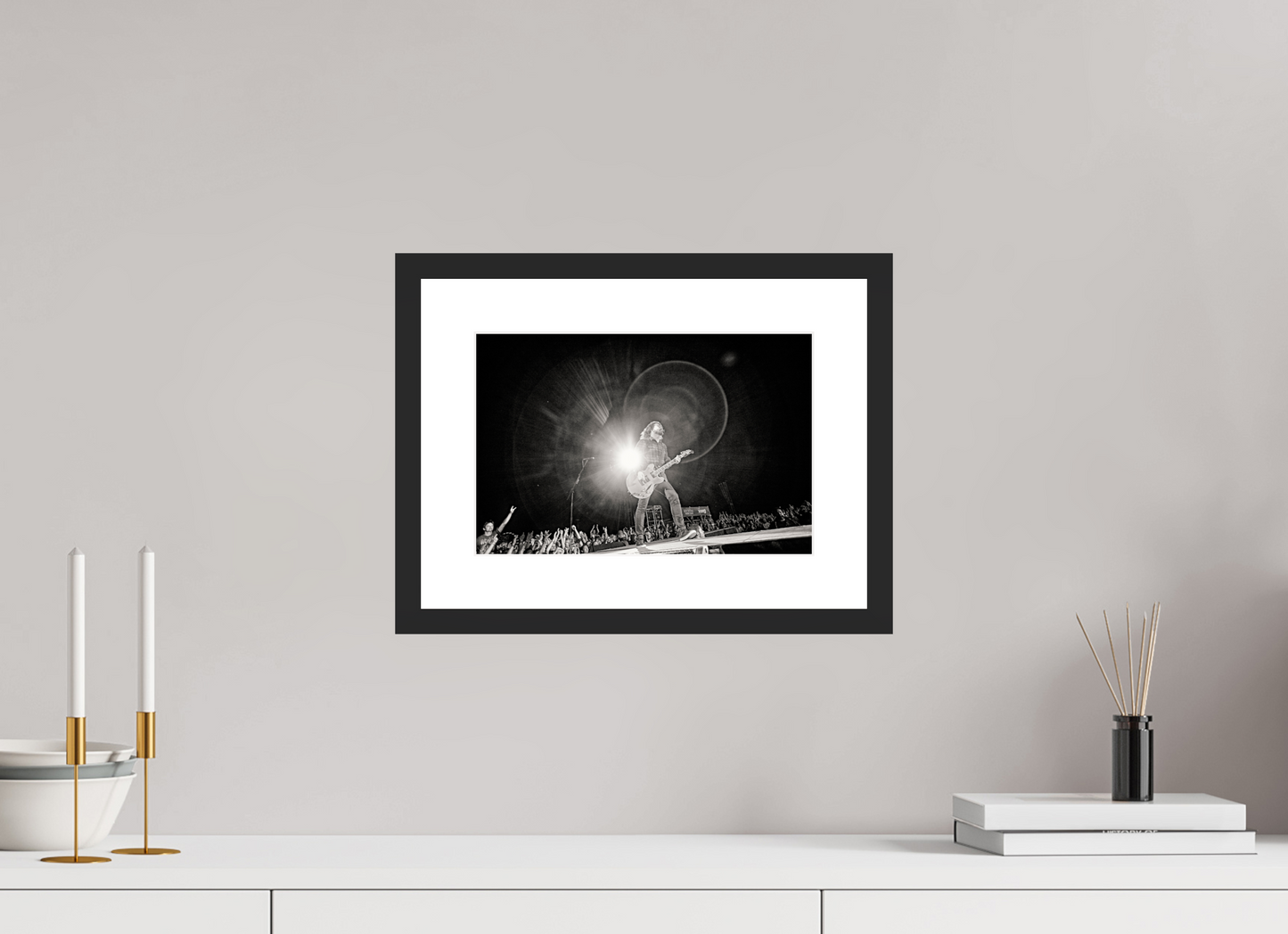 30 x 20 cm, Wood Frame with Passe-Partout | Black Matte Dave Grohl - Foo Fighters Live 08