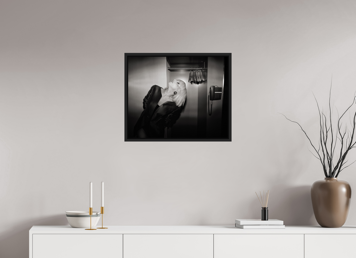 61,3 x 50 cm, Floater Frame | Black Matte Lady Gaga 04