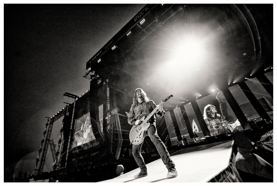 Main image Dave Grohl - Foo Fighters Live 07