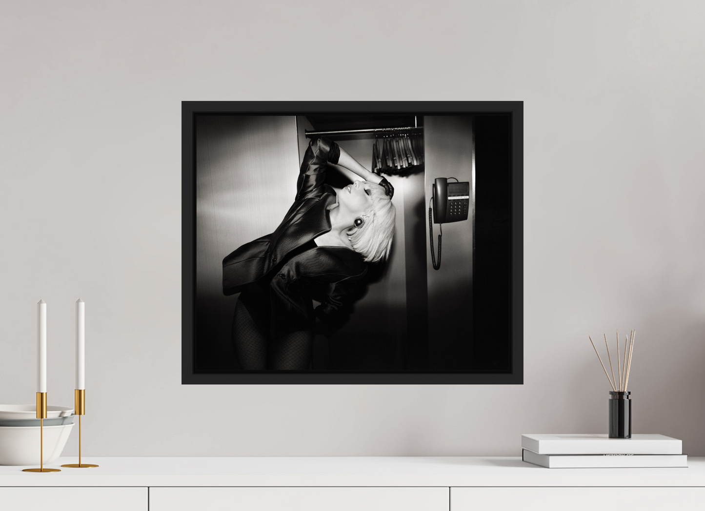 49,1 x 40 cm, Floater Frame | Black Matte Lady Gaga 01