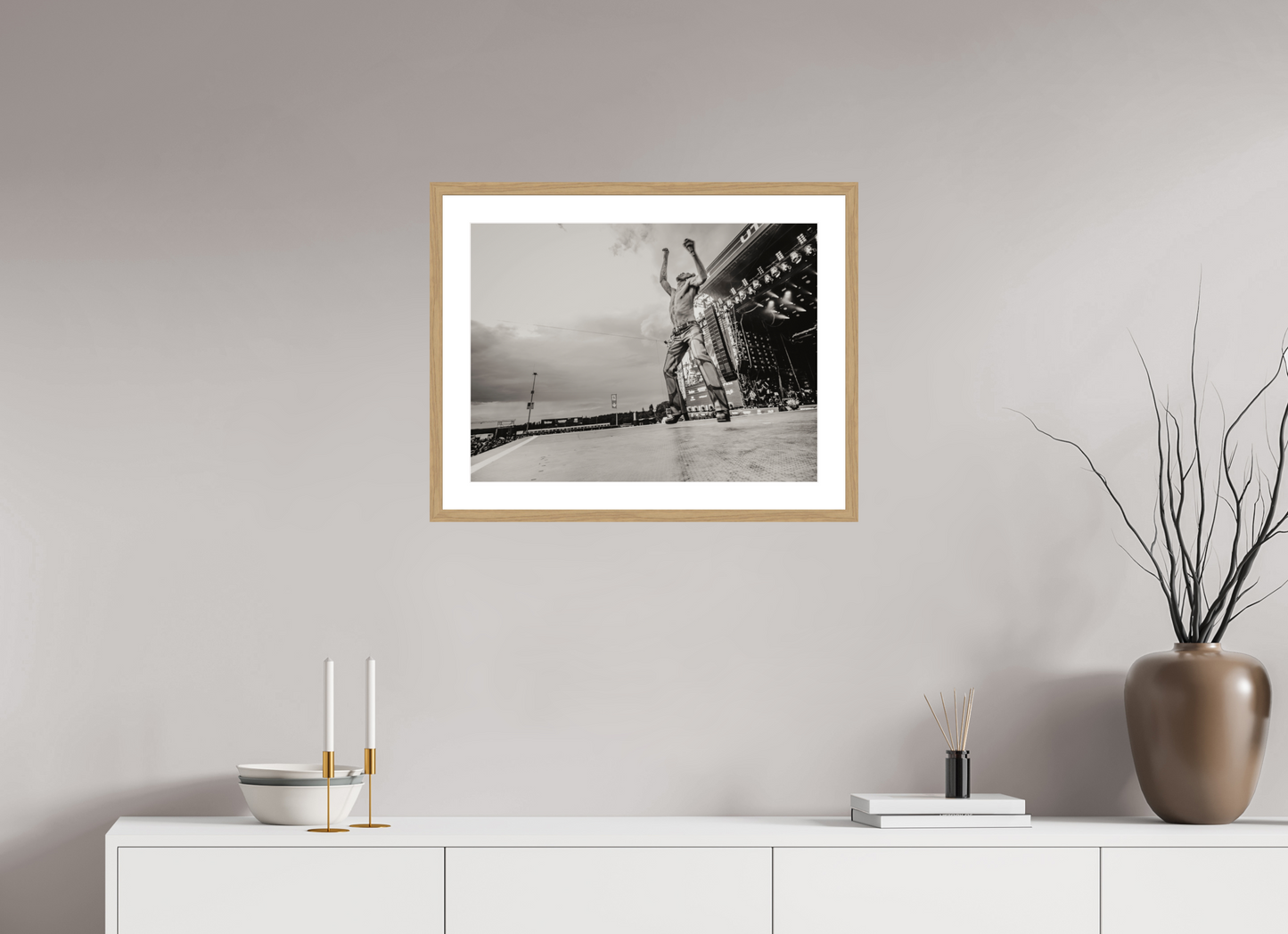 60 x 45 cm, Wood Frame with Passe-Partout | Oak Måneskin Live 03