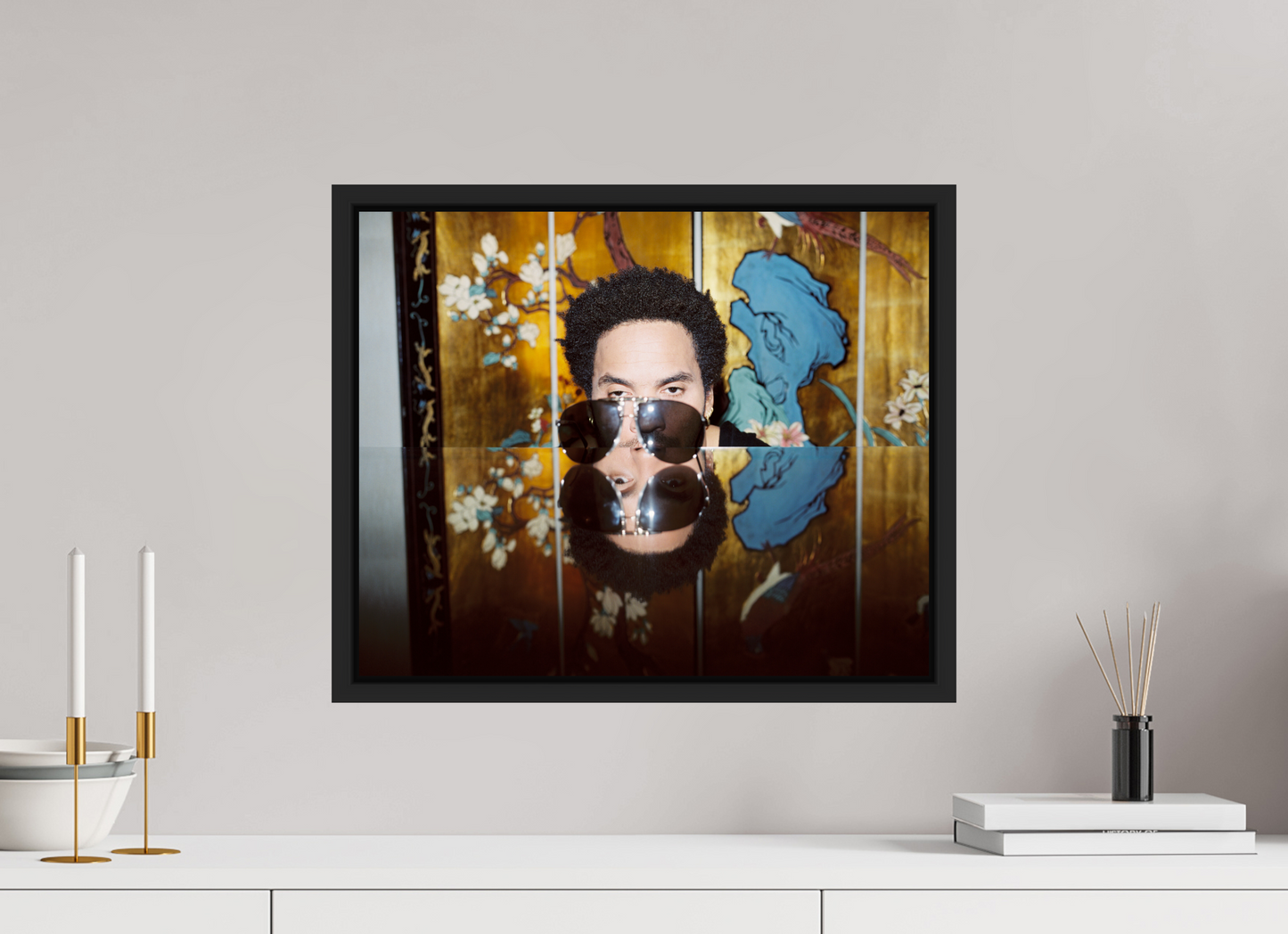 49,1 x 40 cm, Floater Frame | Black Matte Lenny Kravitz 02
